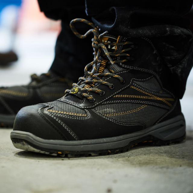 V12 Footwear V1945 Torque IGS S1P HI HRO ESD SRC Womens Safety Boot