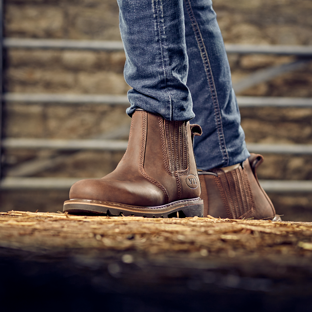 V12 top dealer boots